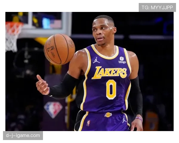 阿什拉夫青训故事：从基层少年到世界顶级球星的蜕变之路引关注