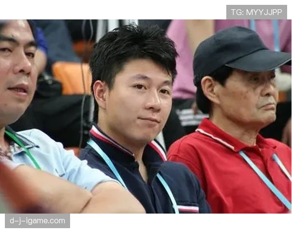 李小鹏家的体操房比我家客厅还大